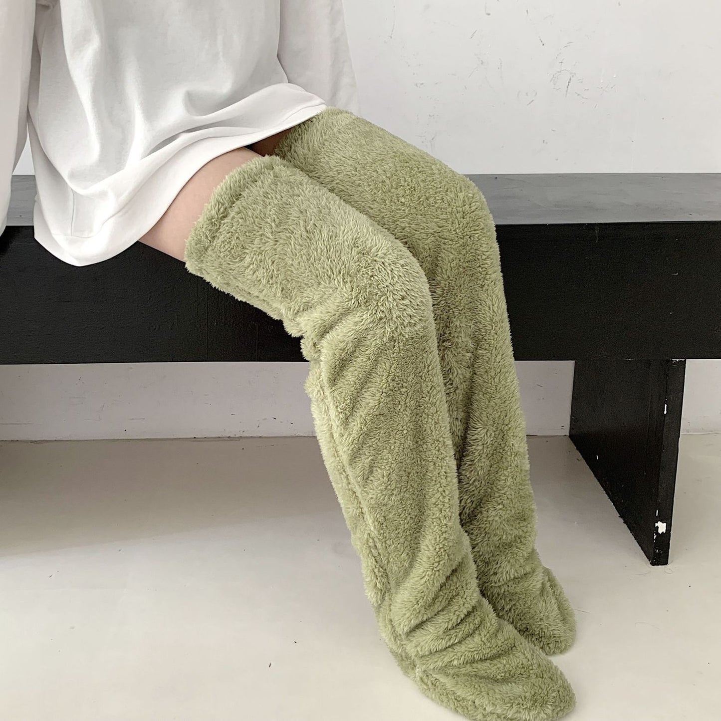 Calcetines largos peludos por encima de la rodilla Loom & Soul™ – Medias unisex cálidas para invierno y para casa
