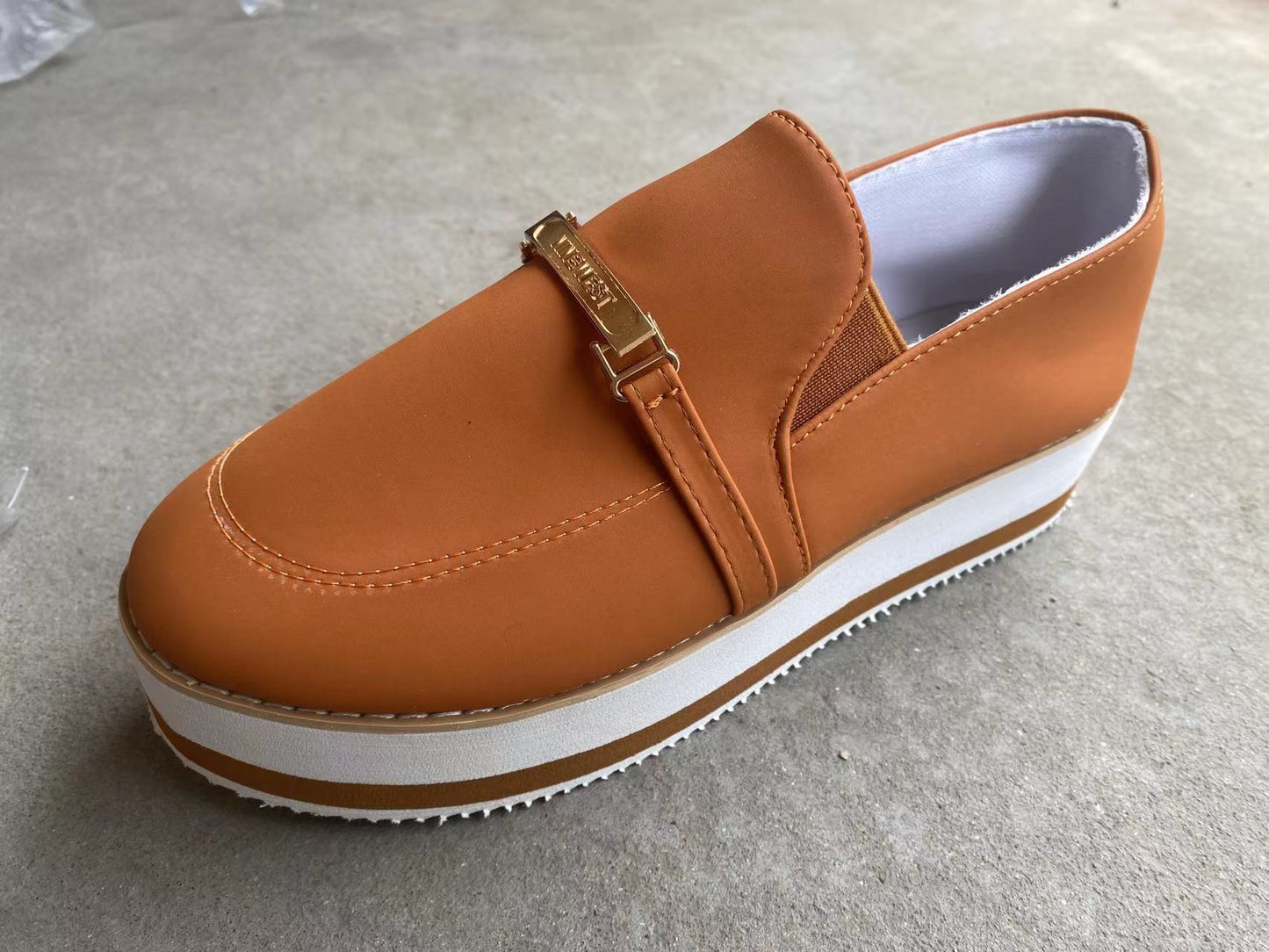 Loom & Soul™ Zapatillas sin Cordones con Plataforma para Mujer – Planas de Cuero Sintético Casuales con Suela Cómoda de Cuña Baja