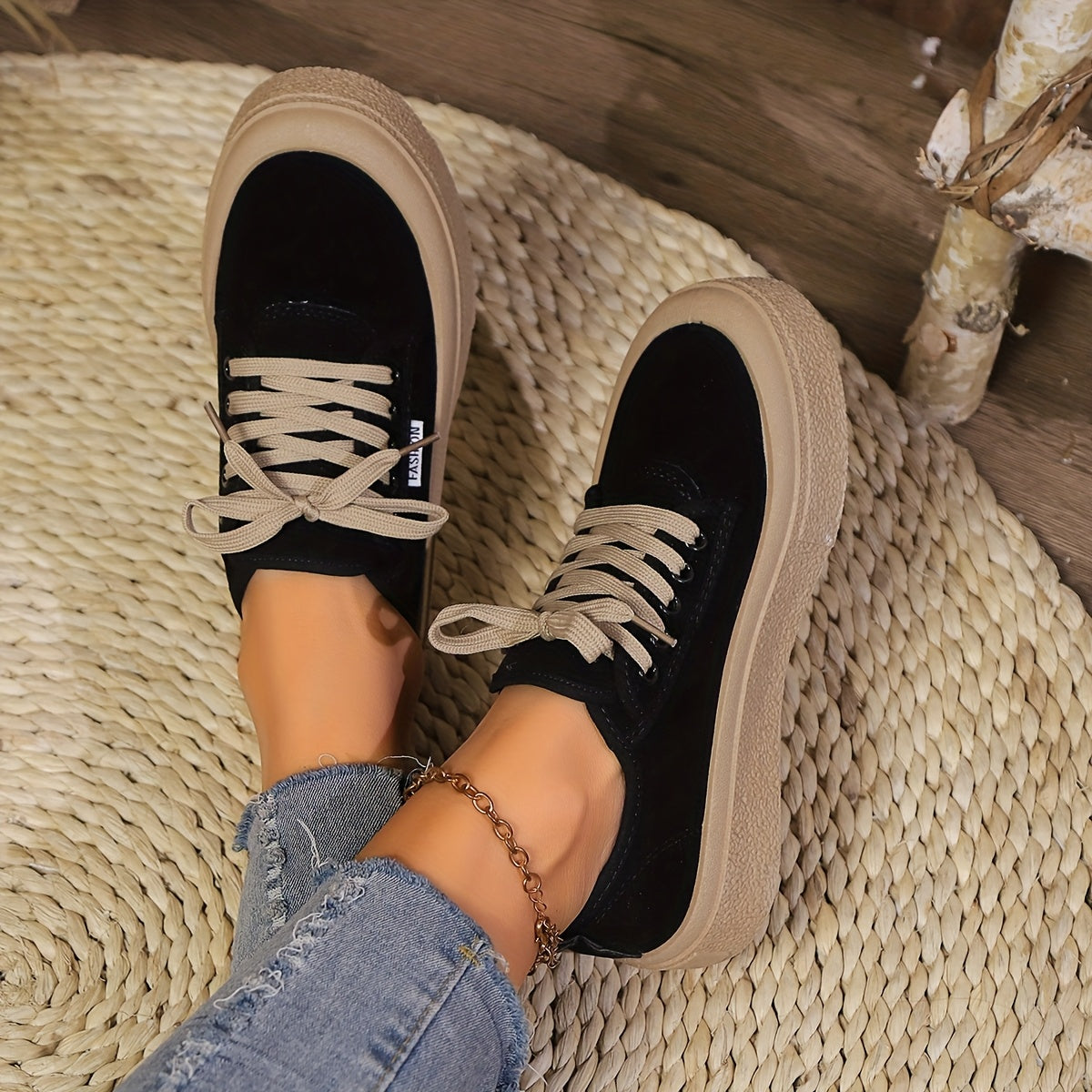 Zapatillas Bajas Minimalistas con Cordones para Mujer – Calzado Casual Versátil