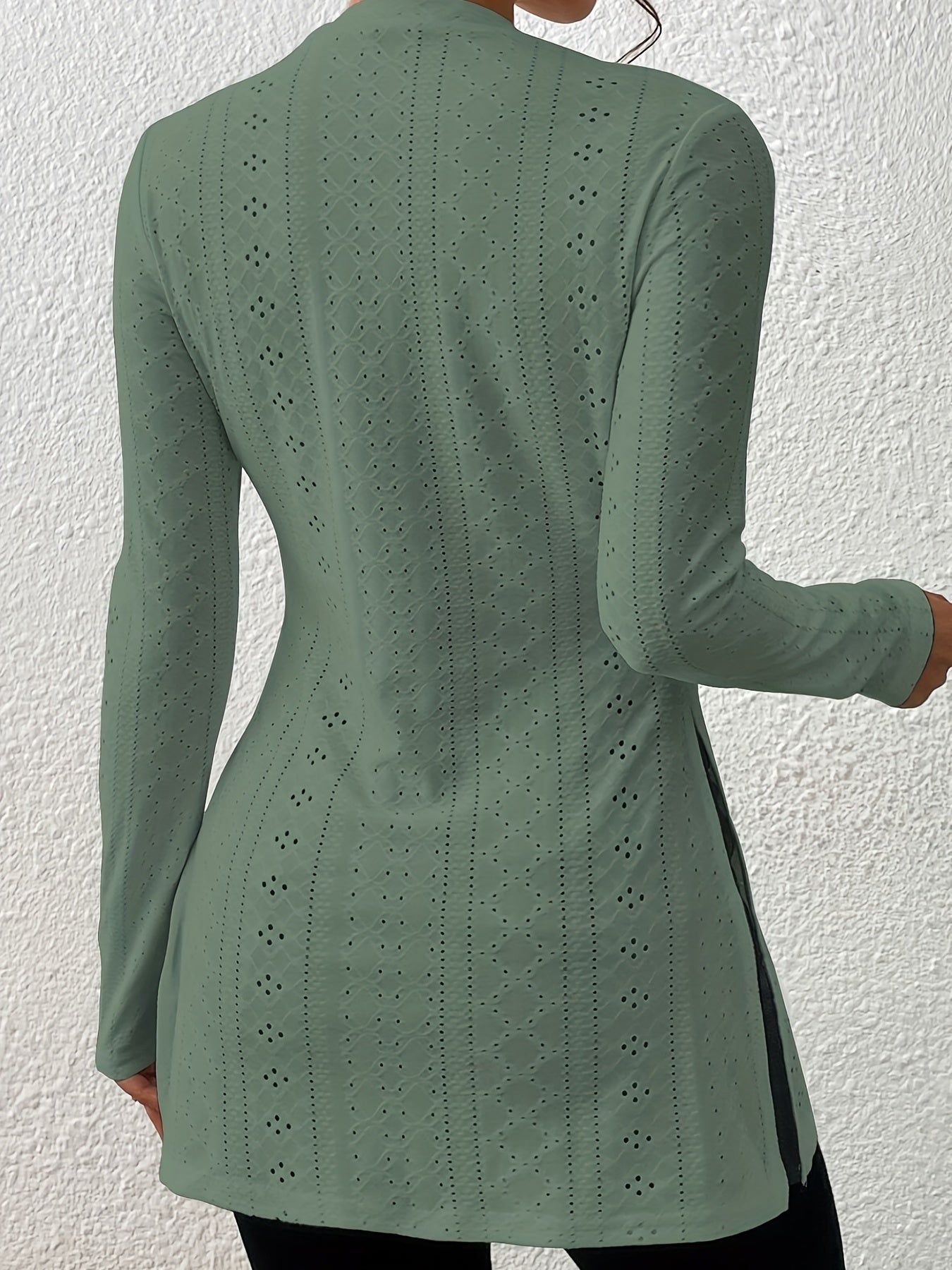 Elegante Top de Manga Larga con Bajo Hendido – Camiseta de Ojal de Cuello Redondo