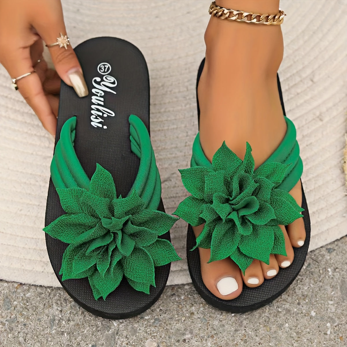 Women’s Wide Fit Floral Sandals – Flat Casual Flip Flops