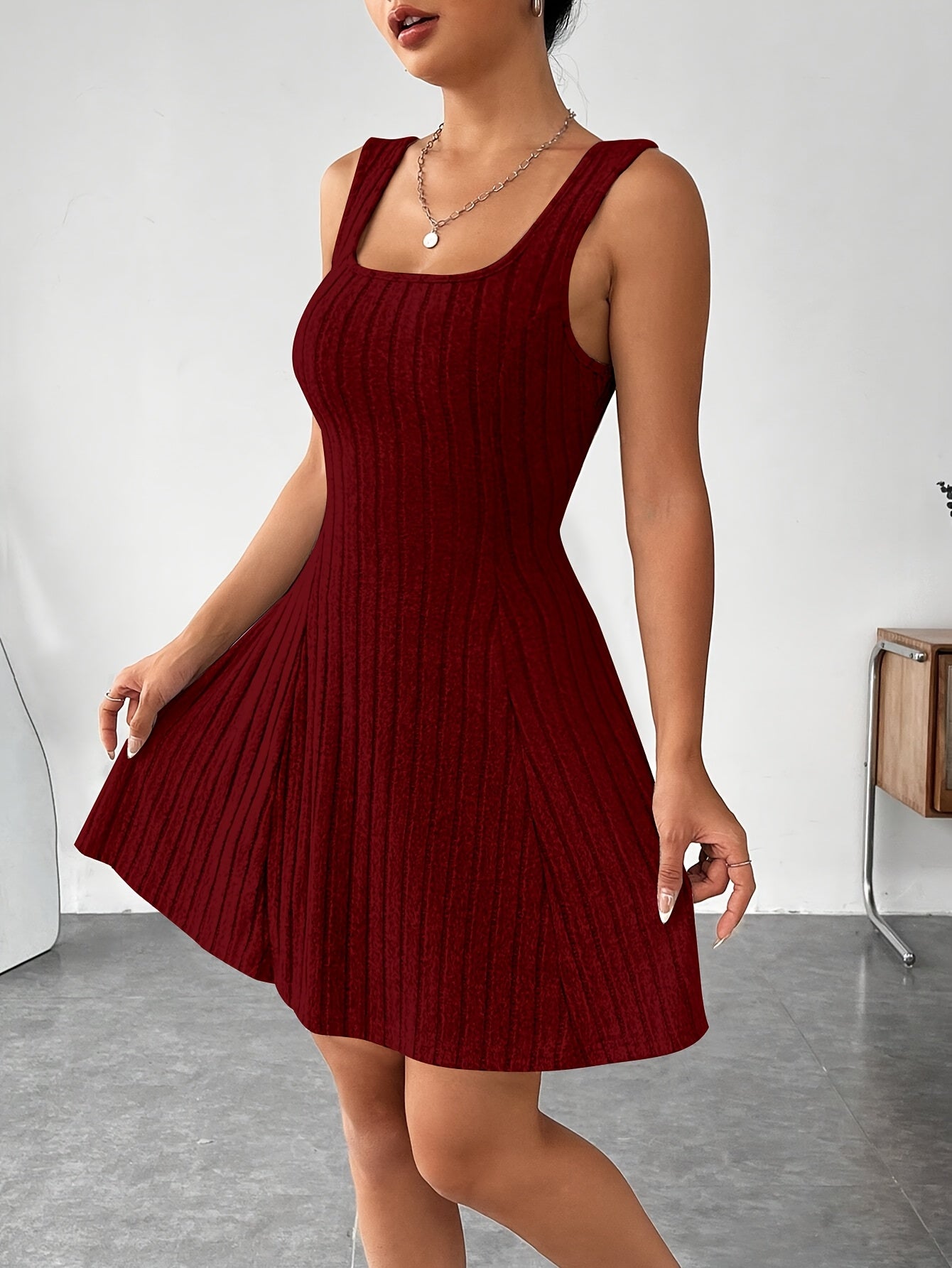 Ensemble 2 pièces côtelé pour femme – Top court à capuche et robe moulante